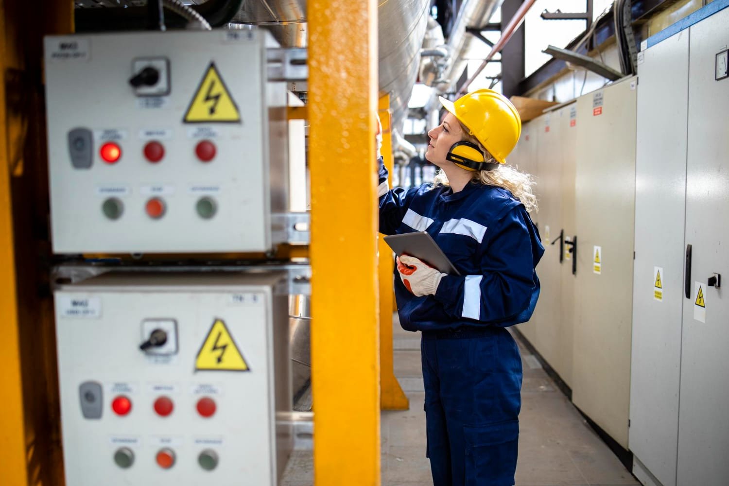 worker making sure safety protocols in plant shutdowns