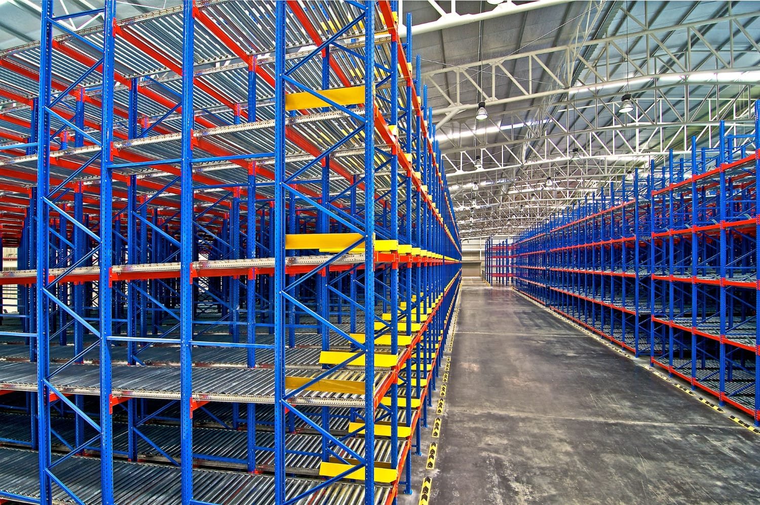 The Role of Industrial Pallet Racking in Optimizing Supply Chain Operations