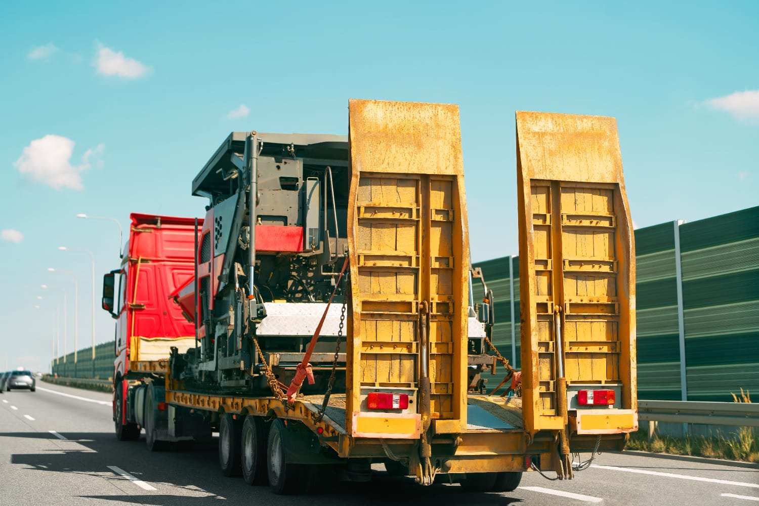 Common Risks in Heavy Equipment Transport and How to Mitigate Them