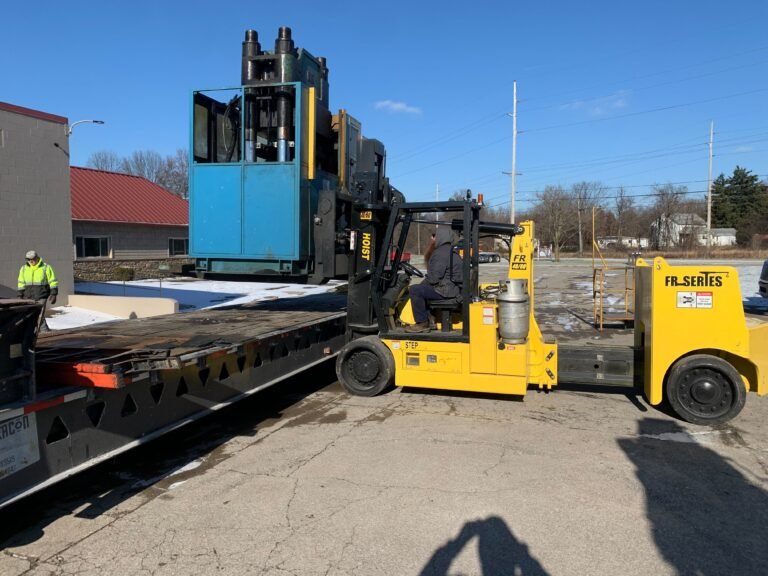 The Fundamentals of Loading and Unloading Heavy Machinery