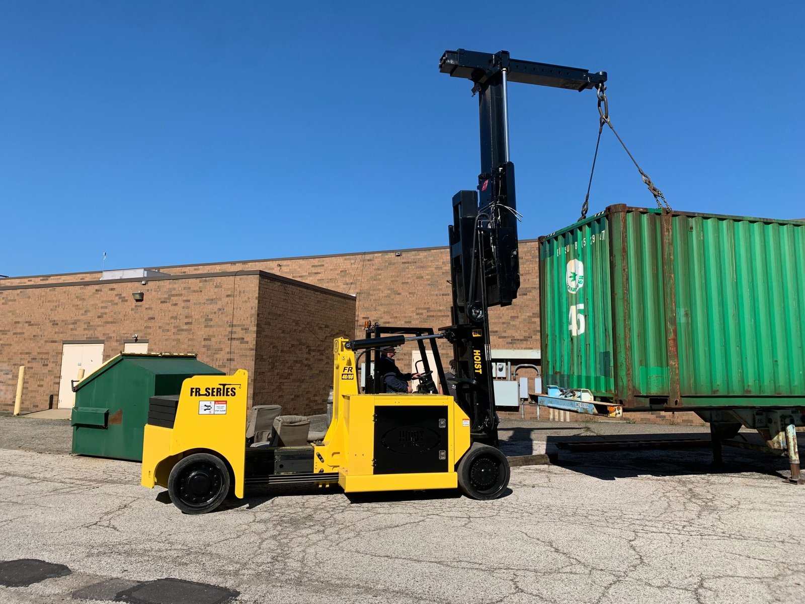 Extendable counterweight forklift, 40,000&ndash;60,000 lb
