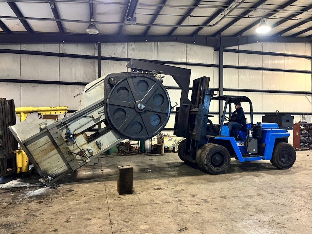 25,000 lb all-terrain forklift