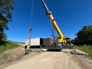 How Crane Services Simplify Heavy Equipment Moving