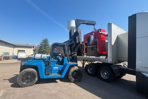 Forklift-Assisted Unloading What to Know Before Your Shipment Arrives