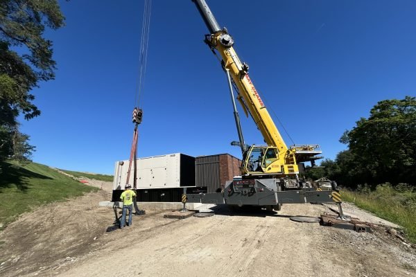 How Crane Services Simplify Heavy Equipment Moving