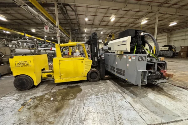 How Versa-Lift Trucks Achieve Precise Load Placement in Tight Spaces