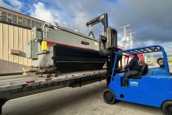 The Science of Weight Distribution in Heavy Equipment Moving
