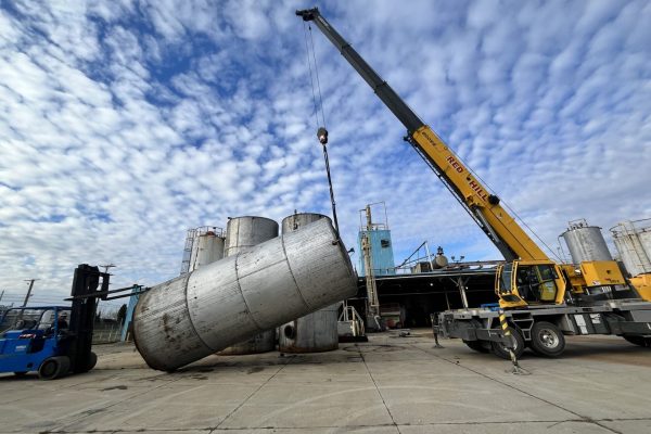 Why Hiring a Professional Rigging Company Matters